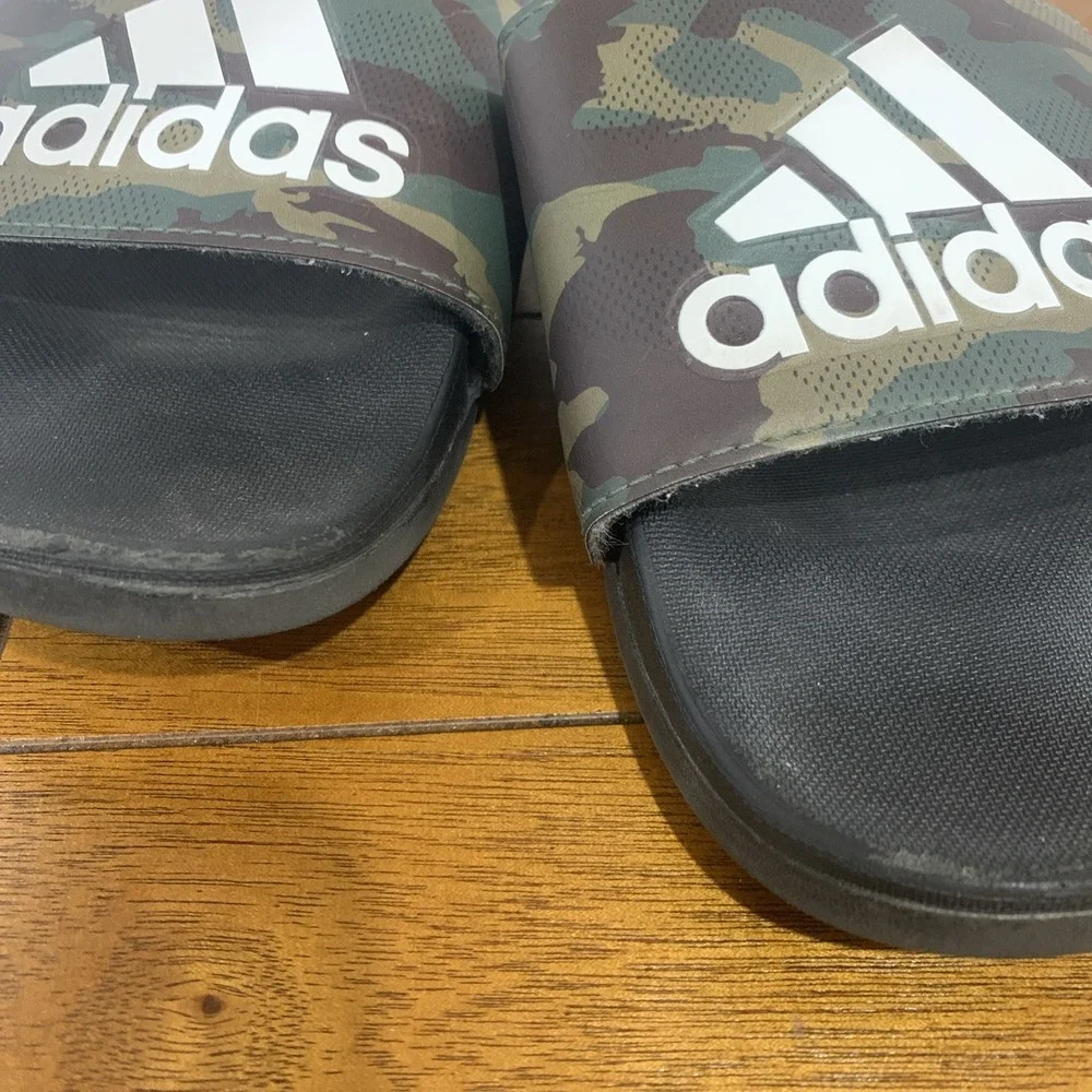 ADIDAS MEN'S ADILETTE COMFORT CAMO / White SANDALS SLIDES Slip On Size 5
